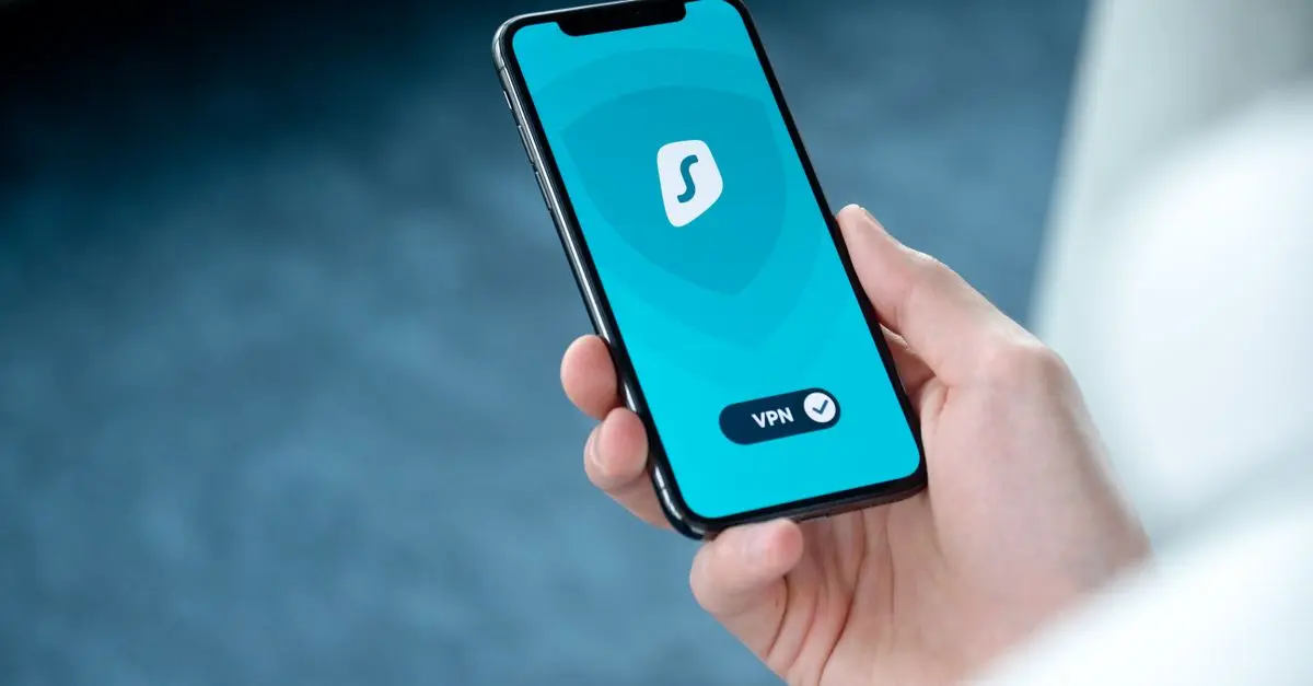 How to Disable App Tracking on iPhone (iOS 19 Privacy Guide)