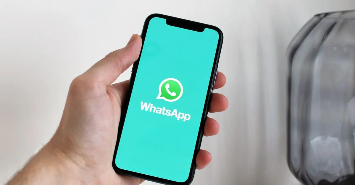 How to Transfer WhatsApp Chats to a New Phone (Android & iPhone)